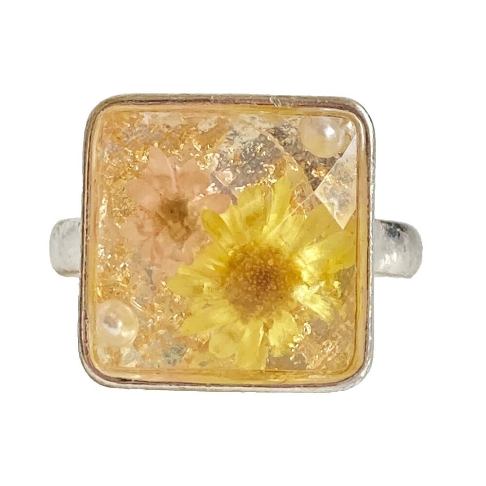 Yellow Daisy Dried Flower Dome Cocktail Ring Size 8 Acrylic Pearl Silver Plated
